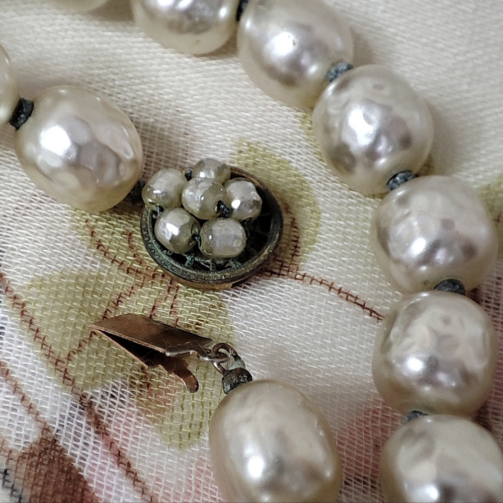 Miriam Haskell Signed Single Strand Necklace Faux Baroque Pearl Clasp Vintage - Picture 7 of 12